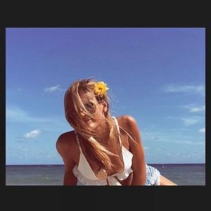 Meet your Posher, Hali